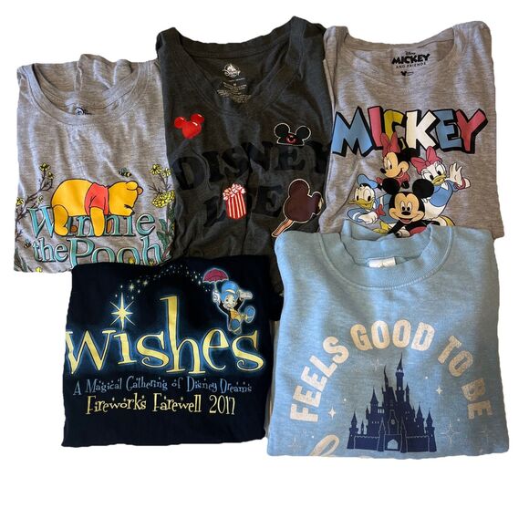 Disney Women’s Bundle 5 Piece Shirts/sweatshirtt Small/medium - Picture 1 of 13